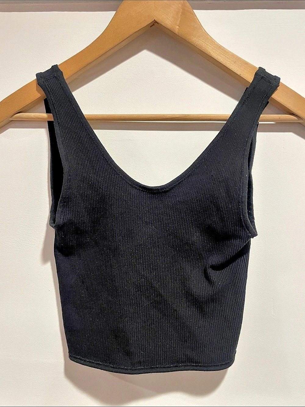 Athletic black Ribbed cropped Tank Top with twist back size S no tags